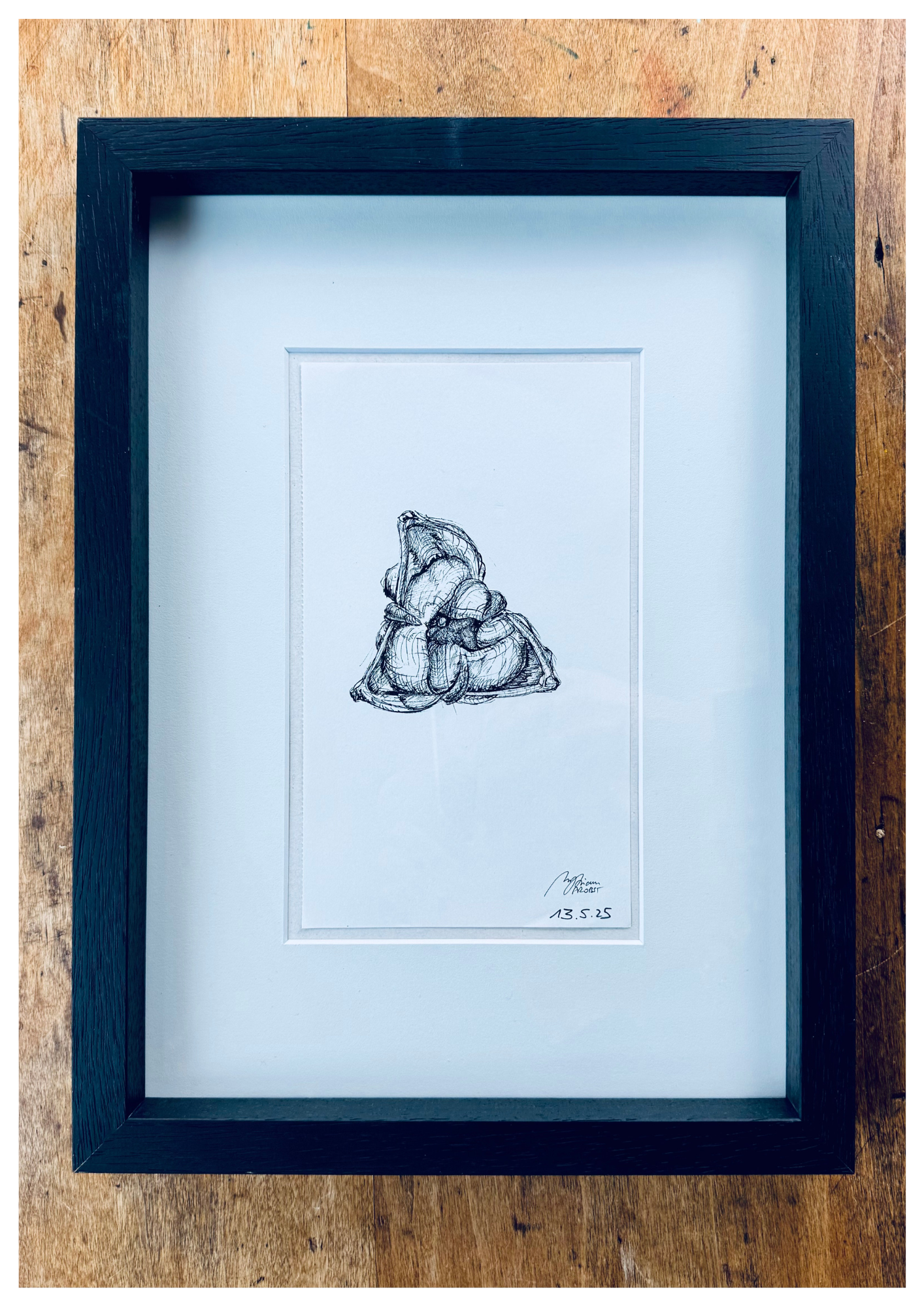 Lily in Lines "First Unfurl - Erstes Entfalten" | ORIGINAL Zeichnung im Passepartout-Rahmen